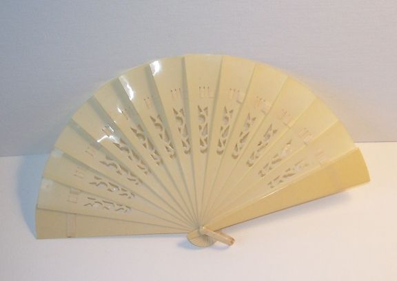 Vintage Child's Celluloid Fan Vintage Child's Celluloid Fan