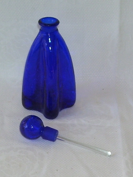 Deep Cobalt Blue Glass Perfume Bottle Stopper with Ground Dabber Deep Cobalt Blue Glass Perfume Bottle Stopper with Ground Dabber