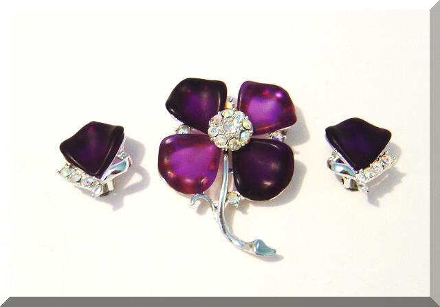 Lovely Vintage Purple petal Flower Demi parure Lovely Vintage Purple petal Flower Demi parure