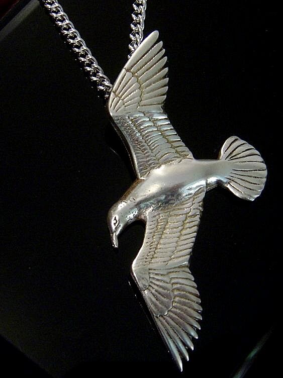 Large and Dramatic REED & BARTON Sea Gull Necklace Pewter Large and Dramatic REED & BARTON Sea Gull Necklace Pewter