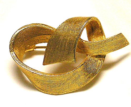 Vintage Brooch Van S Authentics Brushed Gold Plated Ribbon Vans Pin Vintage Brooch Van S Authentics Brushed Gold Plated Ribbon Vans Pin