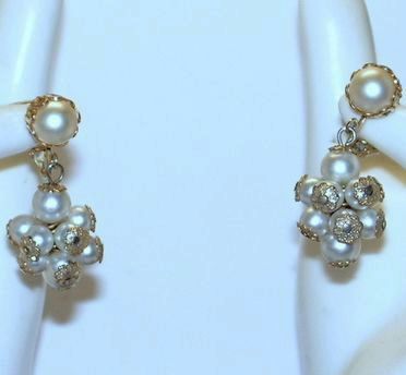Vintage Earrings Faux Pearl Cluster Bead Dangle Drops Gold Tone Loop Clips Vintage Earrings Faux Pearl Cluster Bead Dangle Drops Gold Tone Loop Clips