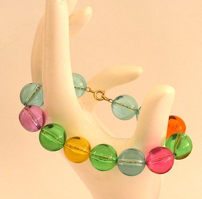 Vintage Bracelet Lucite Bubble Beads on Gold Tone Chain Vintage Bracelet Lucite Bubble Beads on Gold Tone Chain