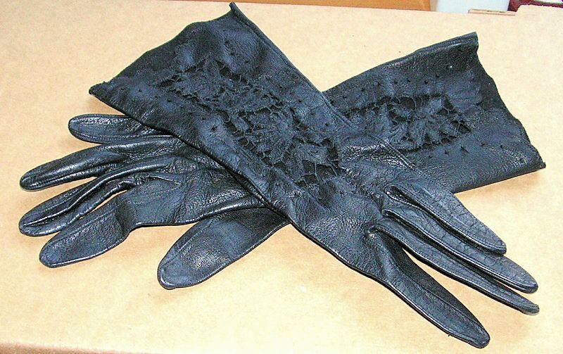 Vintage Black Leather Gloves with Cutout Lace Floral Openwork Vintage Black Leather Gloves with Cutout Lace Floral Openwork