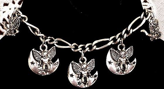 Vintage Charm Bracelet Cherubs Figaro Chain Silver Tone Vintage Charm Bracelet Cherubs Figaro Chain Silver Tone