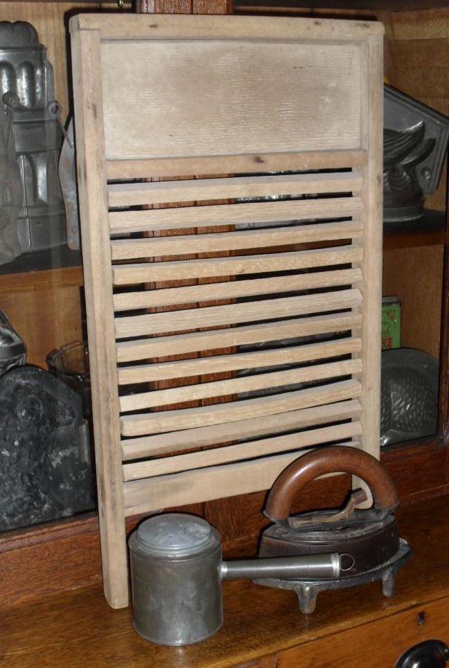 Uncommon Old Wash Scrub Board - Rectangular Spinning Rollers Uncommon Old Wash Scrub Board - Rectangular Spinning Rollers