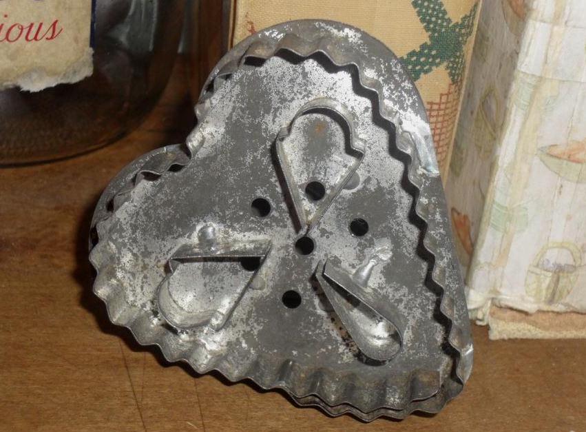Fancy Tin Heart Cookie / Cake Cutter - c 1890s Fancy Tin Heart Cookie / Cake Cutter - c 1890s