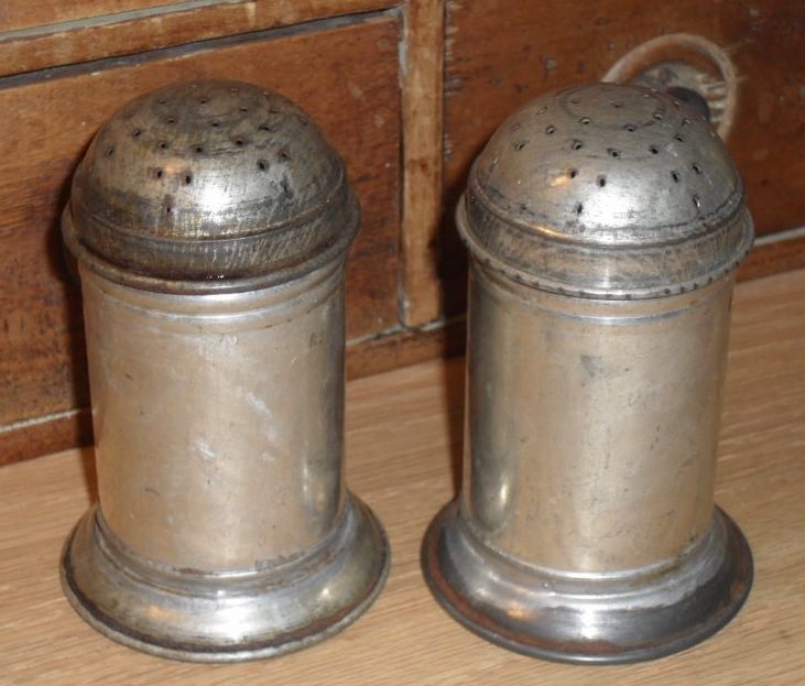 c 1900 Small Tin Spice Shakers c 1900 Small Tin Spice Shakers