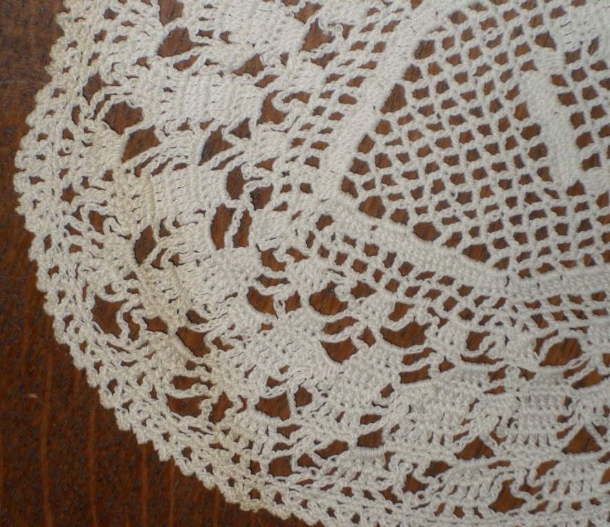 Crocheted Bread Basket Doily - c. 1940 Crocheted Bread Basket Doily - c. 1940