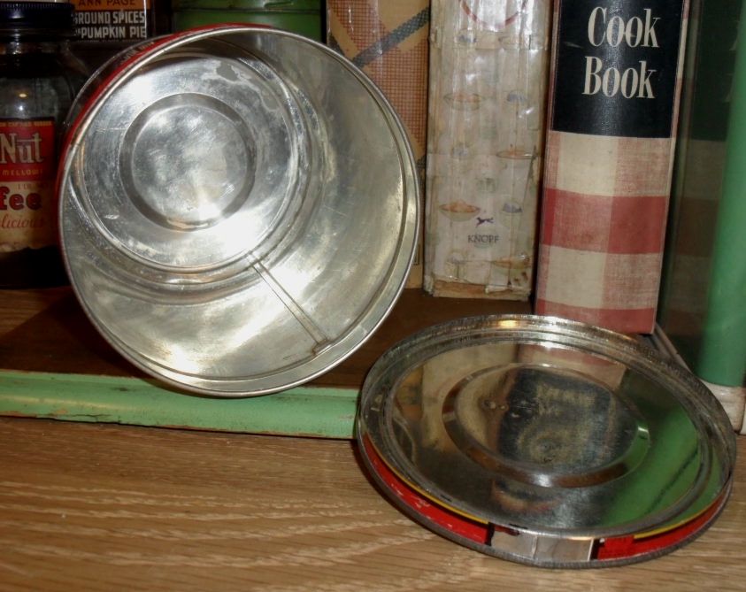 Atwood's Coffee Tin - c. 1940 - 2 lb. Atwood's Coffee Tin - c. 1940 - 2 lb.