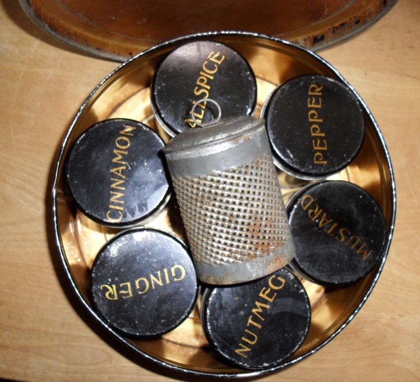 Tin Spice Box - 6 Small Tins & Nutmeg Grater - c. 1900 Tin Spice Box - 6 Small Tins & Nutmeg Grater - c. 1900