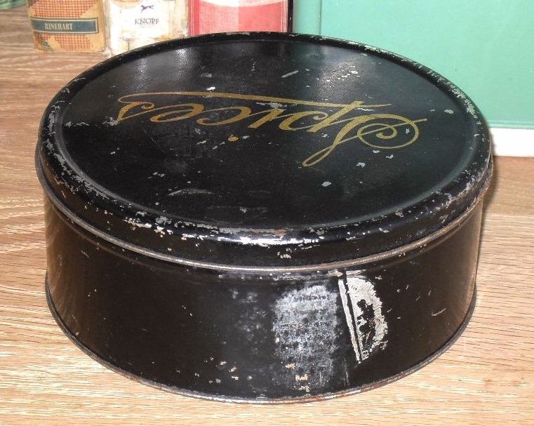 Tin Spice Box - 6 Small Tins & Nutmeg Grater - c. 1900 Tin Spice Box - 6 Small Tins & Nutmeg Grater - c. 1900