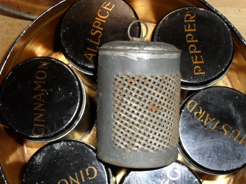 Tin Spice Box - 6 Small Tins & Nutmeg Grater - c. 1900 Tin Spice Box - 6 Small Tins & Nutmeg Grater - c. 1900