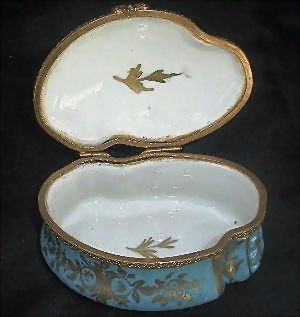 Large China Scallop Porcelain Dresser/ Vanity Box Marked Sèvres Large China Scallop Porcelain Dresser/ Vanity Box Marked Sèvres