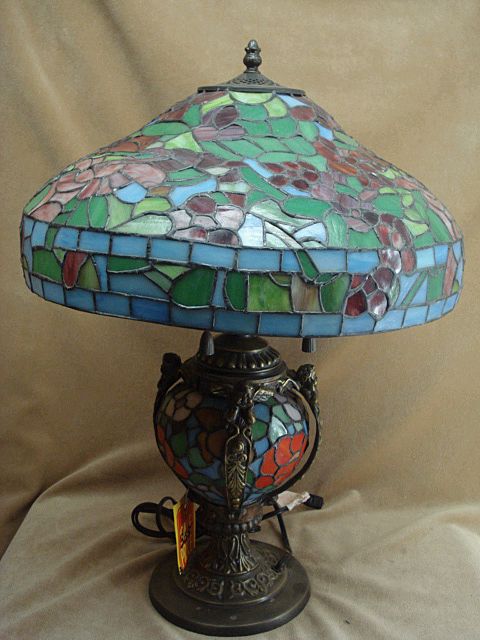 Stained Glass Four Bulb Cherub Lamp Stained Glass Four Bulb Cherub Lamp