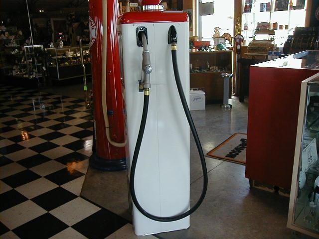 Mobil Gas Station Pump with Glass Top Mobil Gas Station Pump with Glass Top