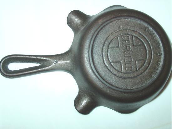 Griswold 0 Ware Cast Iron Skillet Ashtray Griswold 0 Ware Cast Iron Skillet Ashtray