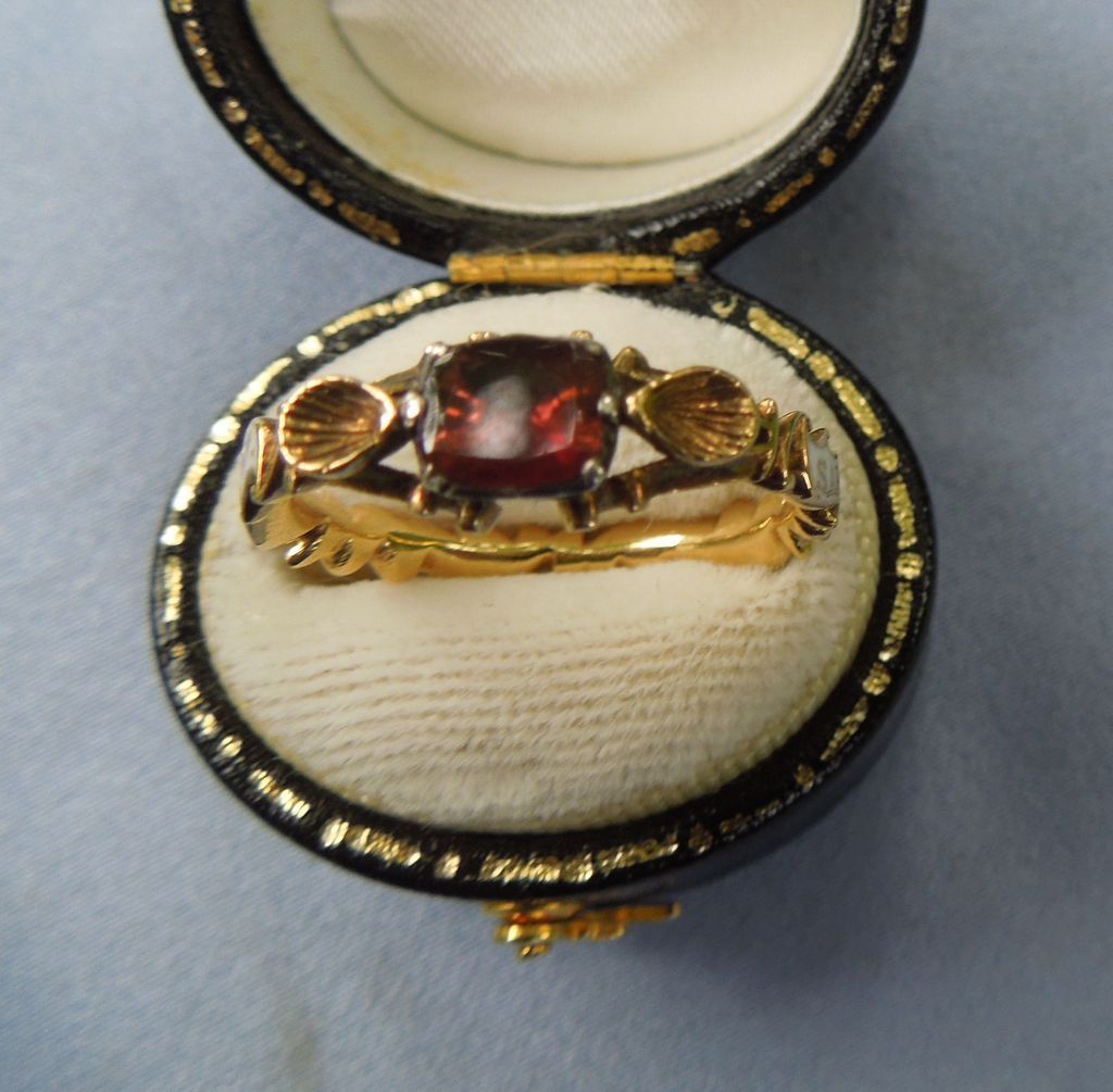 Mourning Jewelry, Memorial Jewelry, 18 ct , white enamel, garnet, shells,Georgian Mourning Jewelry, Memorial Jewelry, 18 ct , white enamel, garnet, shells,Georgian
