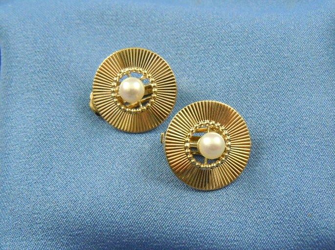 Retro cultured pearl 14k gold clip earrings Retro cultured pearl 14k gold clip earrings