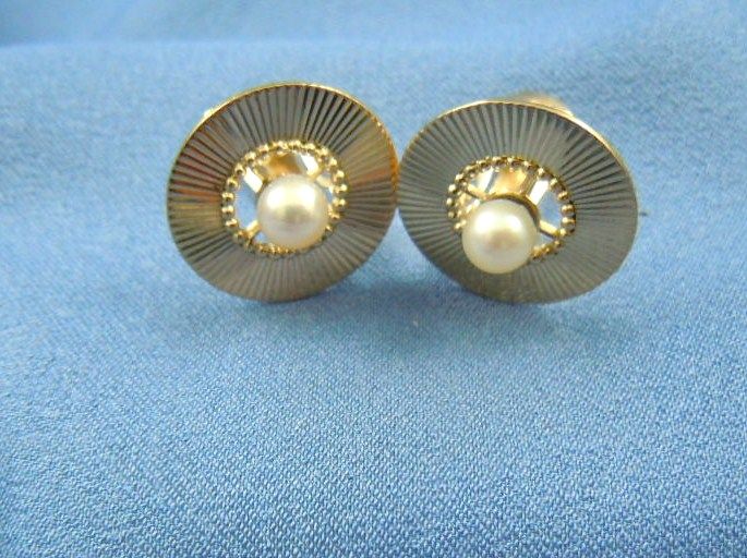 Retro cultured pearl 14k gold clip earrings Retro cultured pearl 14k gold clip earrings