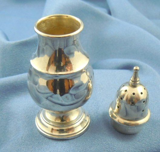 Chocolate cinnamon sterling silver shaker Chocolate cinnamon sterling silver shaker