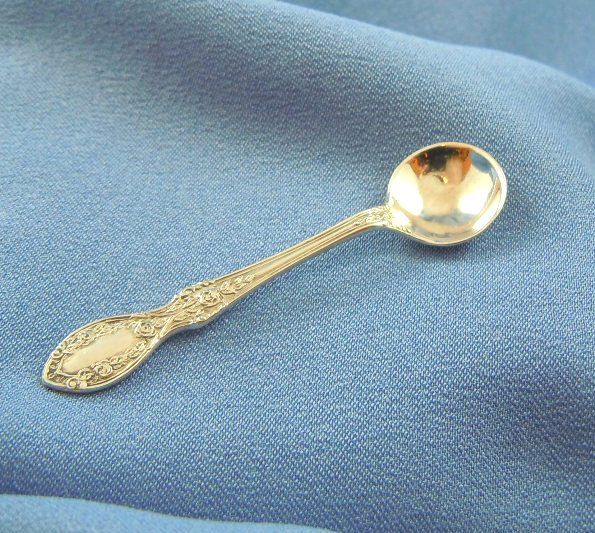 Salt spoon individual sterling silver rose design Salt spoon individual sterling silver rose design