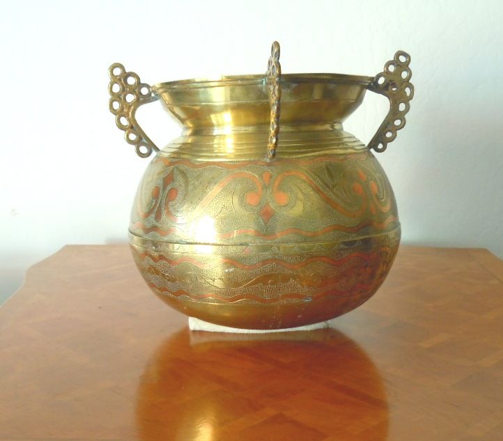 Vase Asian brass with inlay large Vase Asian brass with inlay large