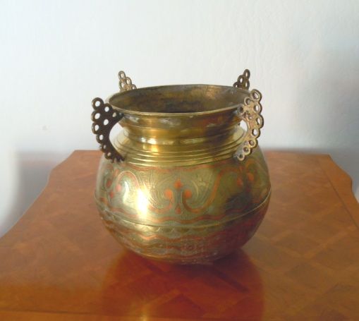 Vase Asian brass with inlay large Vase Asian brass with inlay large