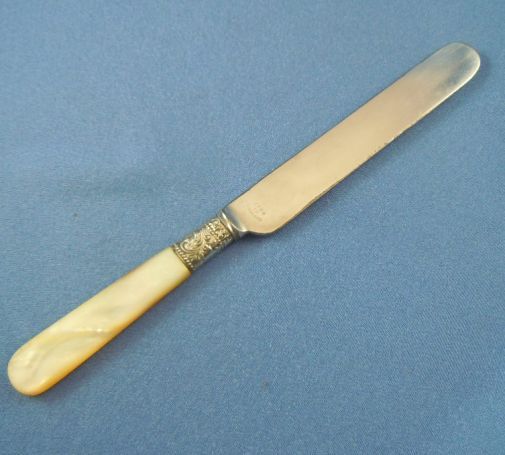 Mother of pearl Knives lunch Columbia cutlery silver plated 6 Mother of pearl Knives lunch Columbia cutlery silver plated 6