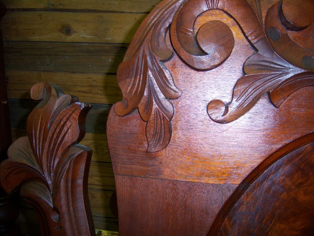 Walnut Victorian Lincoln Style Bed Walnut Victorian Lincoln Style Bed