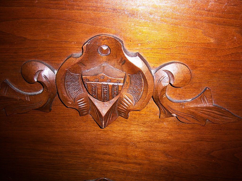 Walnut Victorian Lincoln Style Bed Walnut Victorian Lincoln Style Bed