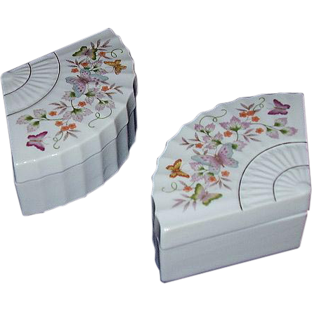 Fan Shaped Porcelain Trinket Box Pair - Butterflies Japan 1980 Avon Fan Shaped Porcelain Trinket Box Pair - Butterflies Japan 1980 Avon