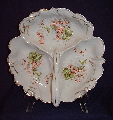 Porcelain Handpainted Moriage Florals Nappy Porcelain Handpainted Moriage Florals Nappy