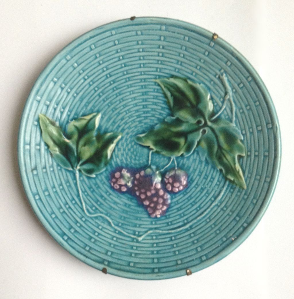 Vintage Majolica Plate GEORG SCHMIDER (Germany) - ca 1907-1928 Vintage Majolica Plate GEORG SCHMIDER (Germany) - ca 1907-1928