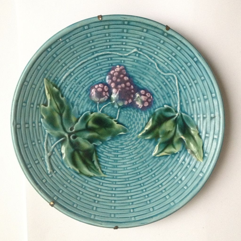 Vintage Majolica Plate GEORG SCHMIDER (Germany) - ca 1907-1928 Vintage Majolica Plate GEORG SCHMIDER (Germany) - ca 1907-1928