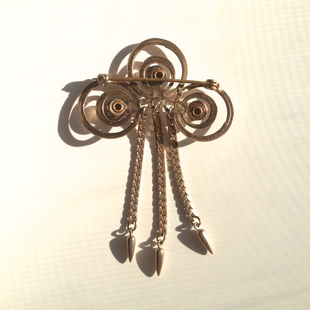 c1940s-50s Vintage Pin with Green Rhinestones and Dangles c1940s-50s Vintage Pin with Green Rhinestones and Dangles
