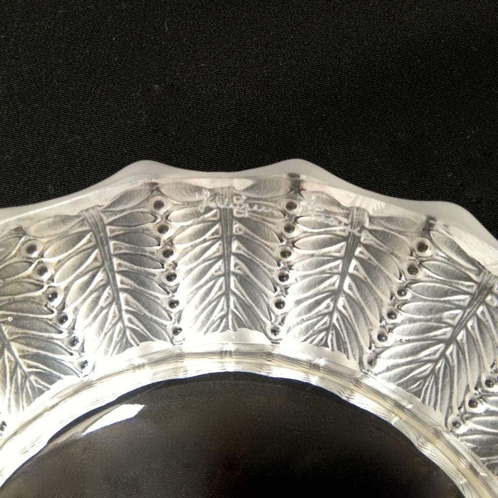 Lalique Crystal Ashtray Signed c 1960s Jamaique Collection Lalique Crystal Ashtray Signed c 1960s Jamaique Collection