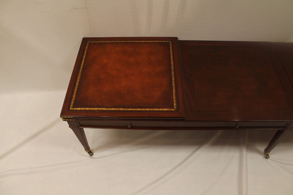 English Style Mahogany Expanding Coffee Table Stamped "Weiman" Circa 1940's English Style Mahogany Expanding Coffee Table Stamped "Weiman" Circa 1940's