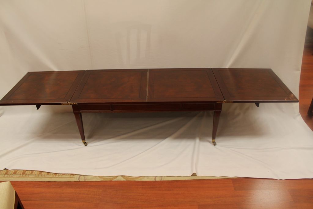 English Style Mahogany Expanding Coffee Table Stamped "Weiman" Circa 1940's English Style Mahogany Expanding Coffee Table Stamped "Weiman" Circa 1940's