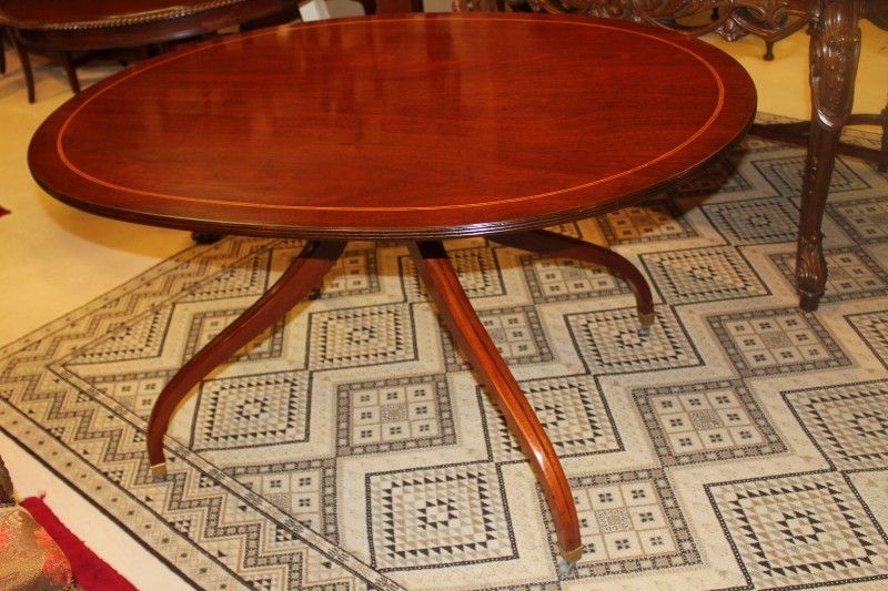 English Solid Mahogany Dinning /Breakfast Table with Pencil Inlaid Circa 19th English Solid Mahogany Dinning /Breakfast Table with Pencil Inlaid Circa 19th