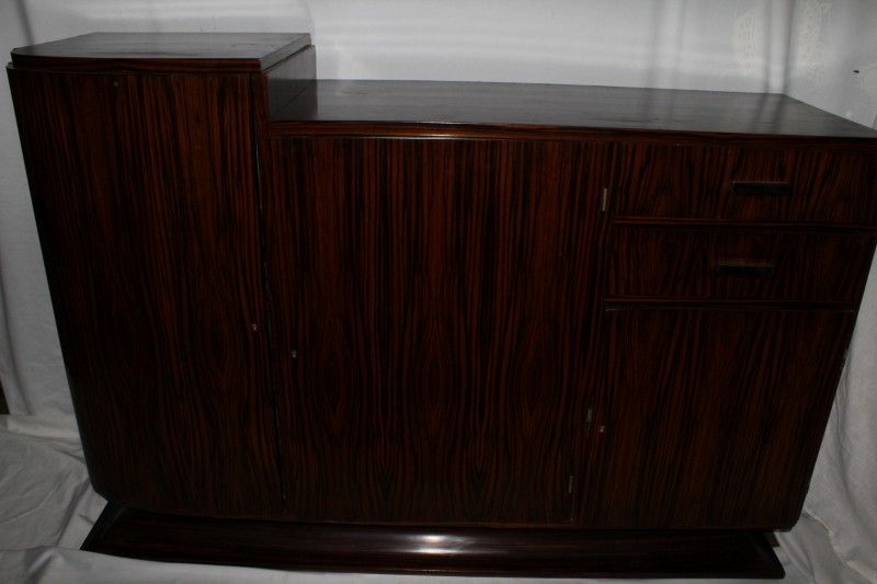 French Art Deco Modern Rosewood Bar, Buffet or Entertainment Cabinet, c.1920's French Art Deco Modern Rosewood Bar, Buffet or Entertainment Cabinet, c.1920's
