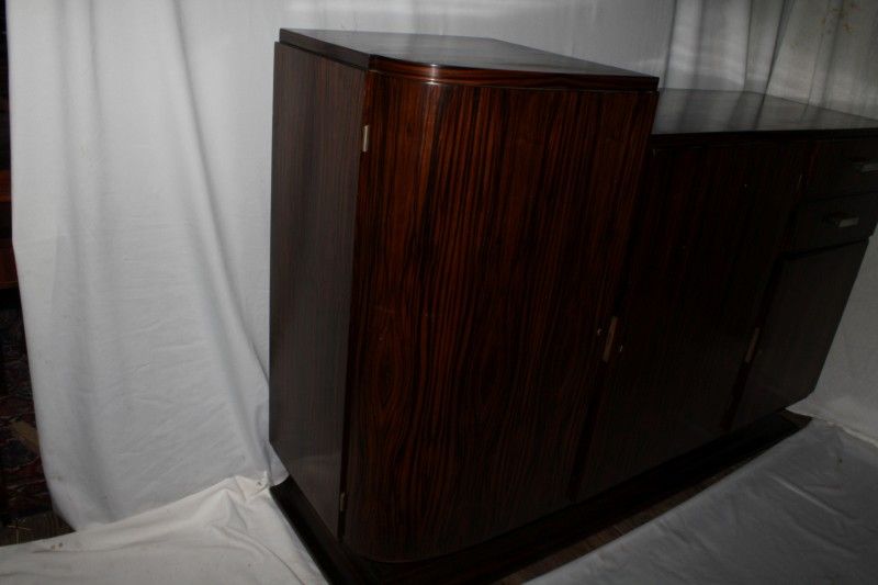 French Art Deco Modern Rosewood Bar, Buffet or Entertainment Cabinet, c.1920's French Art Deco Modern Rosewood Bar, Buffet or Entertainment Cabinet, c.1920's