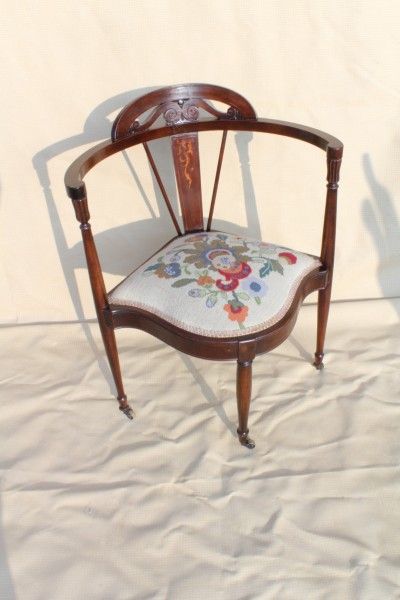 Edwardian Mahogany Inlaid Corner Chair, Circa 1900. Edwardian Mahogany Inlaid Corner Chair, Circa 1900.