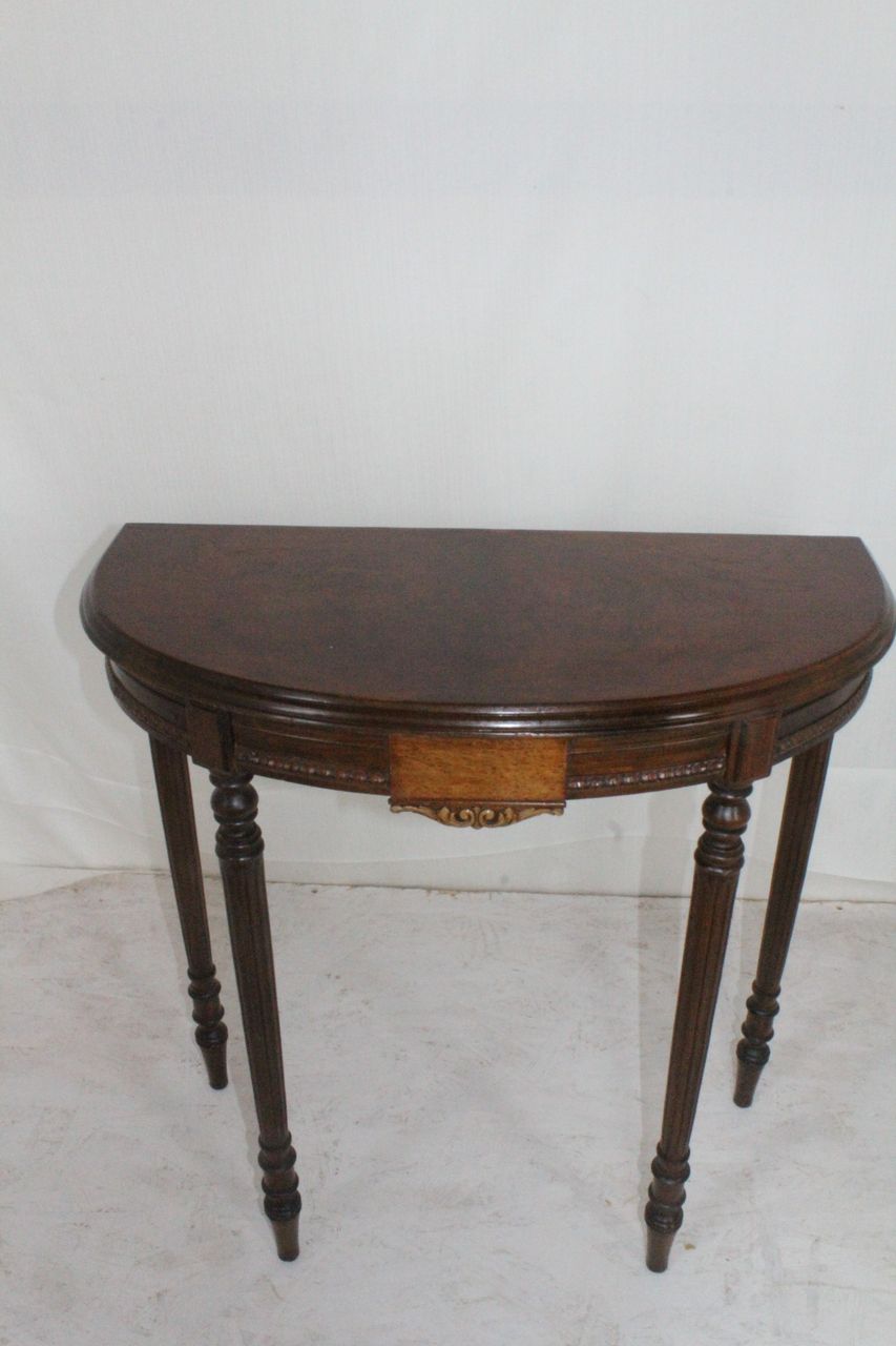 French Louis XV Walnut Console Table, Circa 1920s' French Louis XV Walnut Console Table, Circa 1920s'