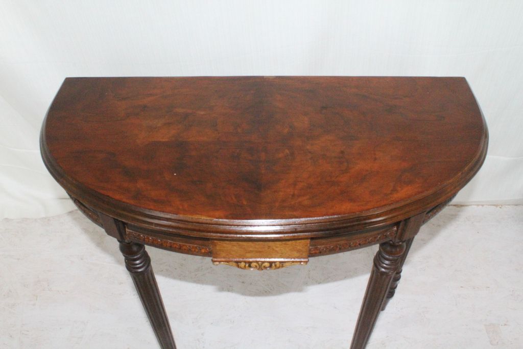 French Louis XV Walnut Console Table, Circa 1920s' French Louis XV Walnut Console Table, Circa 1920s'
