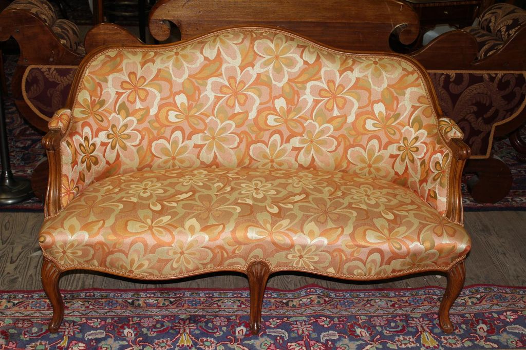 French Louis XV Elegant Walnut Loveseat Circa1920s' French Louis XV Elegant Walnut Loveseat Circa1920s'
