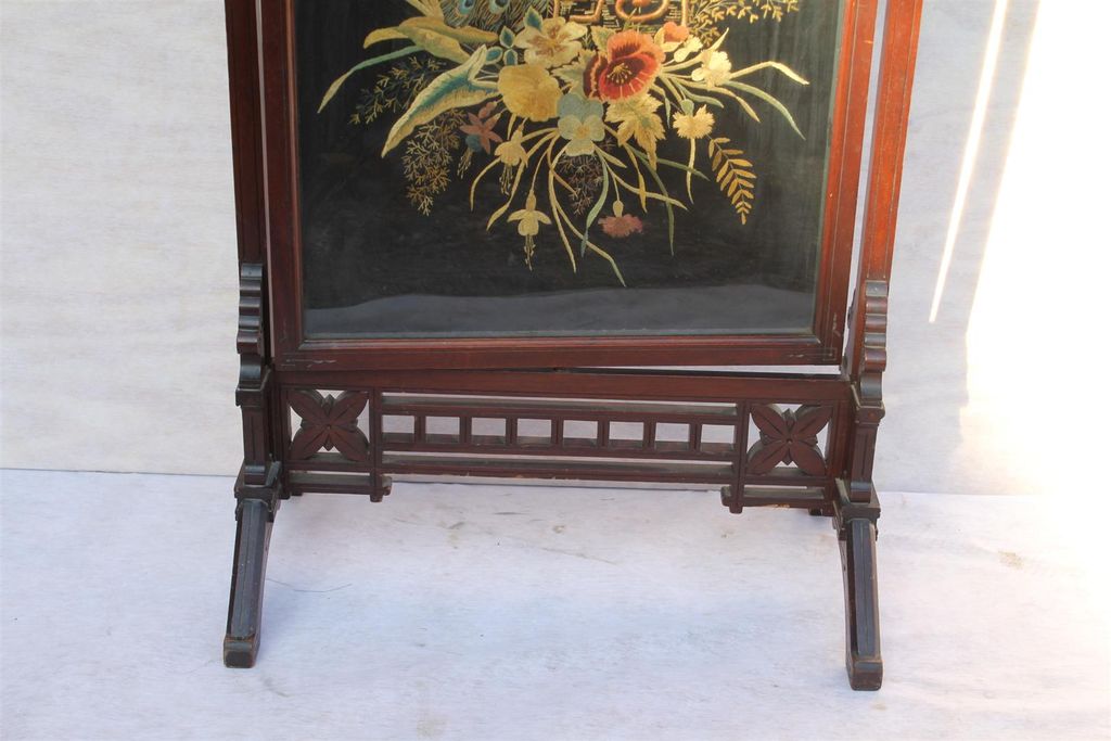 Antique Victorian Walnut Elaborate Fire Screen with Embroidered Silk fabric Antique Victorian Walnut Elaborate Fire Screen with Embroidered Silk fabric