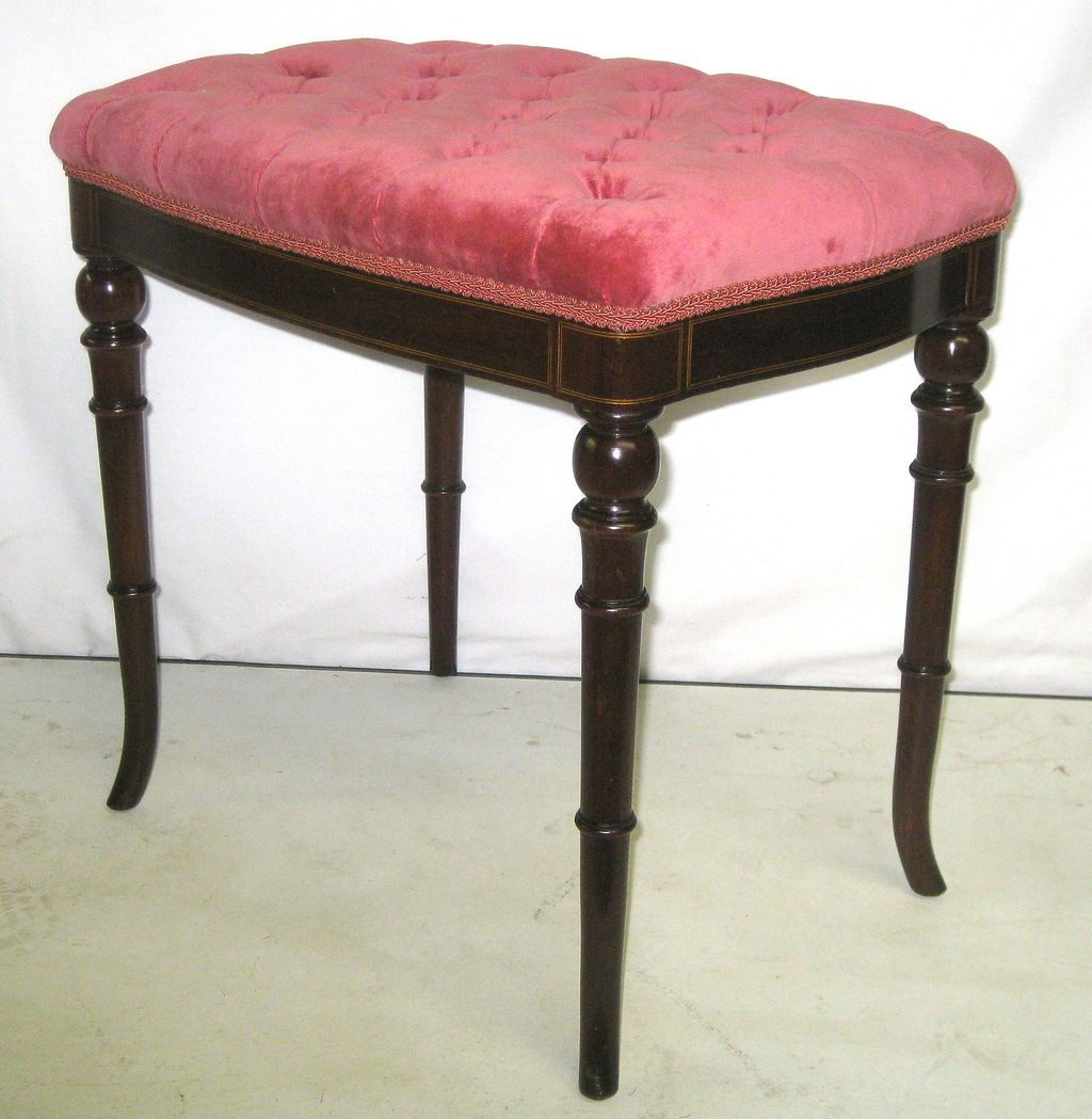 Charming Tufted English Bench, Turn of the Century Charming Tufted English Bench, Turn of the Century
