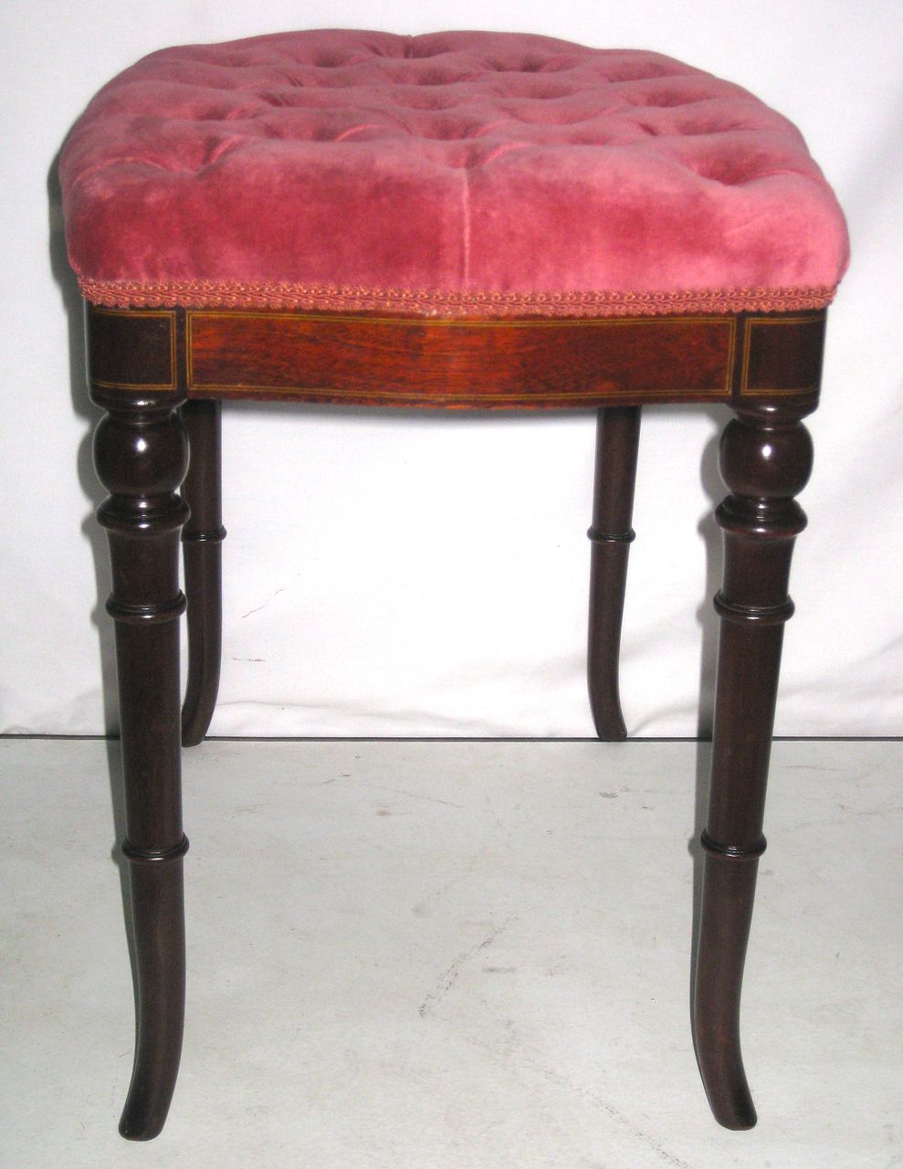 Charming Tufted English Bench, Turn of the Century Charming Tufted English Bench, Turn of the Century