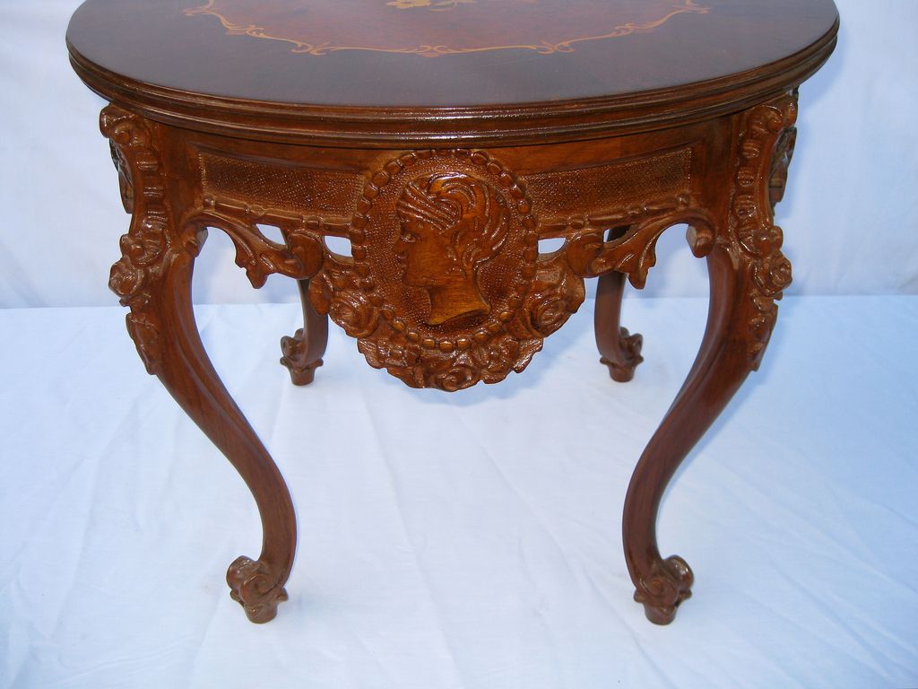 Stunning French Walnut Side Table w Inlay Marquetry Stunning French Walnut Side Table w Inlay Marquetry